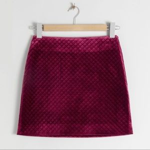 NWT Paris Atelier & Other Stories Quilted Velour Mini Skirt in Wine